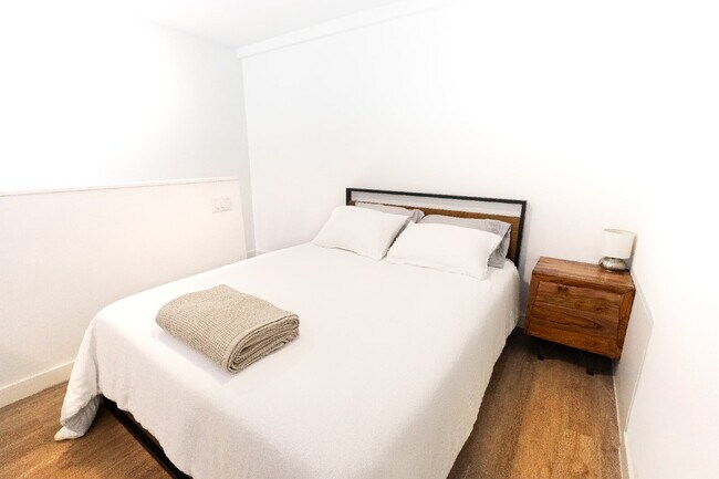 Building Photo - Stylish Furnished Loft Steps from Downtown