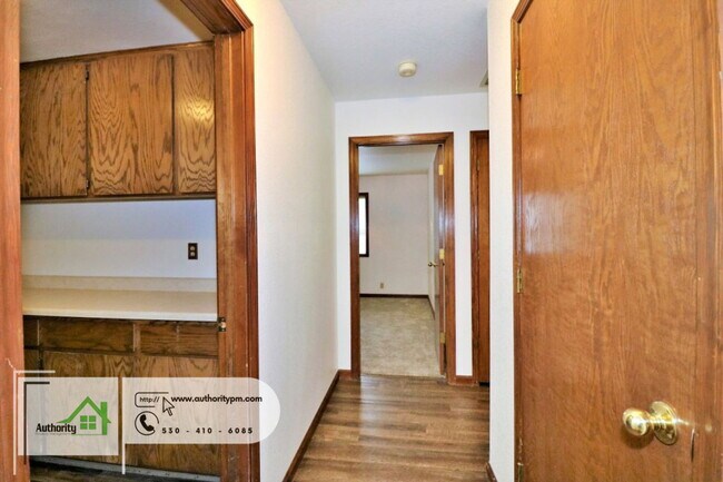 Building Photo - 15714 Middletown Park Dr