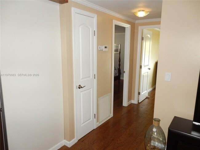 Building Photo - 2461 SW 50th St