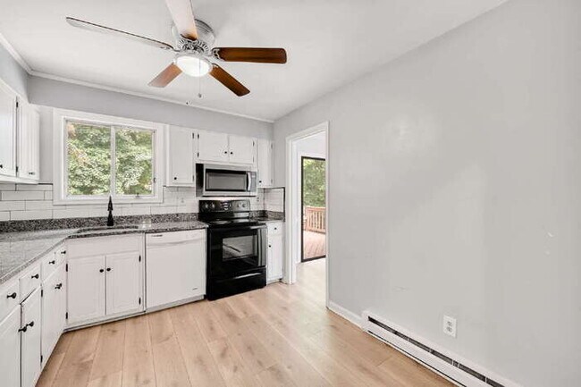 Building Photo - Spacious 4 Bedroom Home in Midlothian – Available August 15th – $3,000/mo