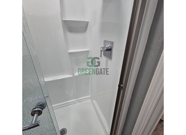 Building Photo - 3000 Carver Rd