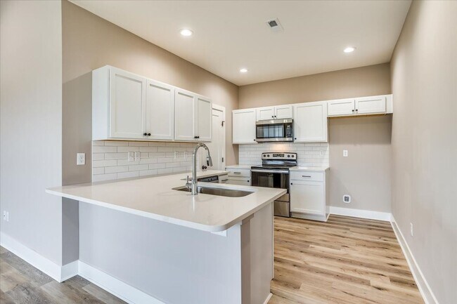 Building Photo - 1064 W Long Path Ct