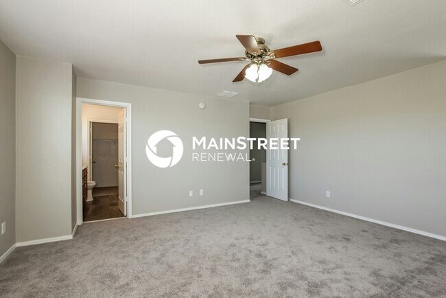 Building Photo - 3 Bedroom Pet-Friendly Home in Tucson, AZ with Main Street Renewal