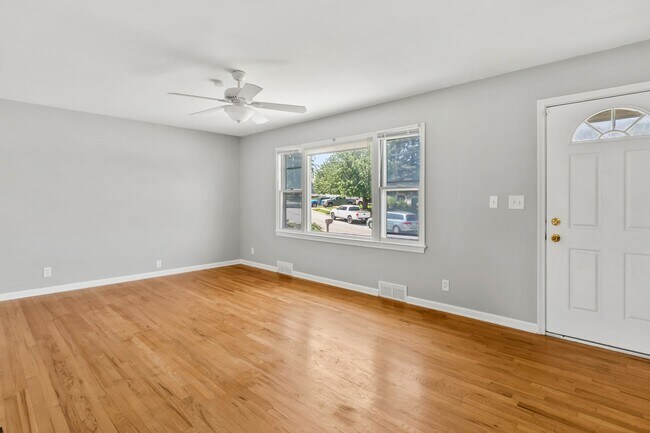 Building Photo - 7215 S 41st Ave