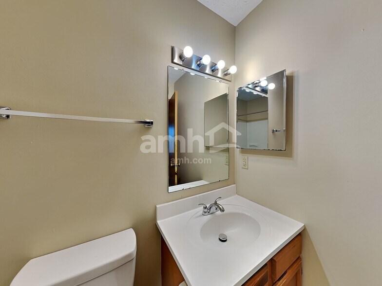 Building Photo - 249 Border St