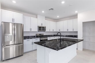 Building Photo - 2611 Aversa St