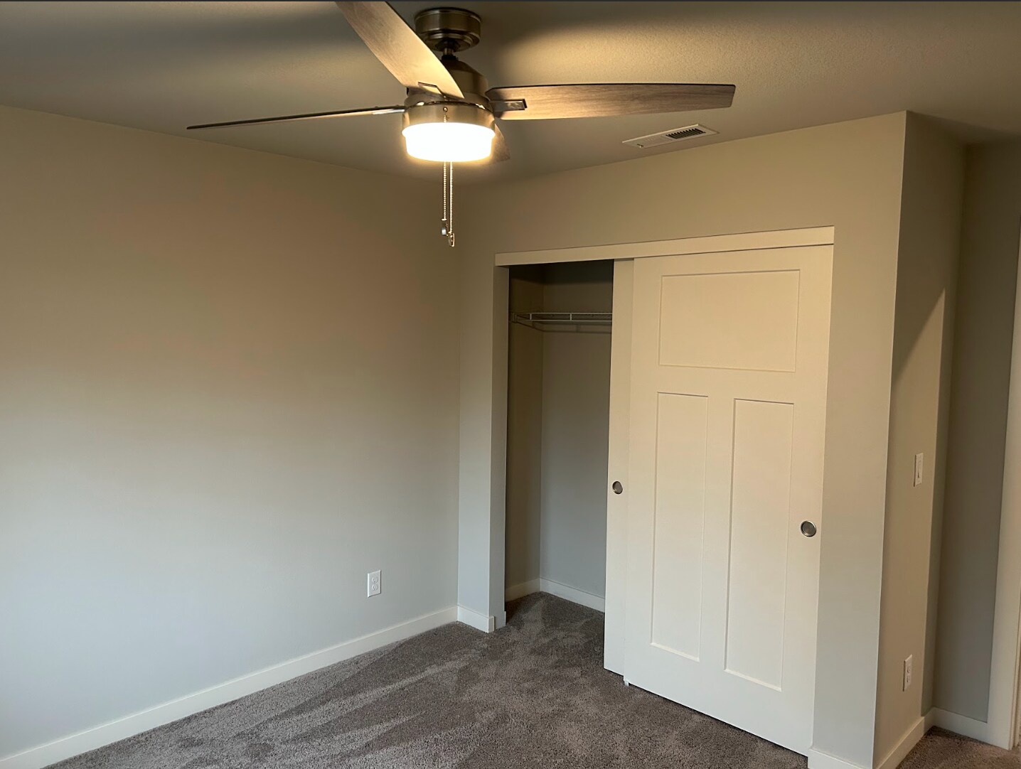 Guest Room 2 - 6507 SE Genrosa St