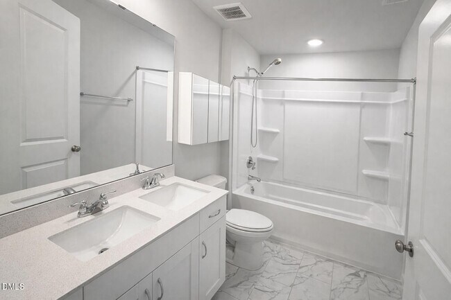 Building Photo - 217 Beacon Hl Rd