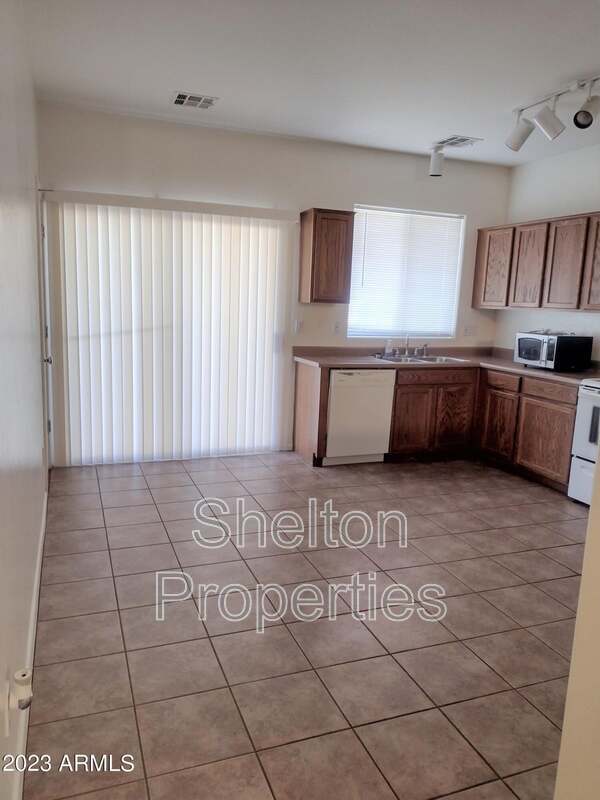 Building Photo - 2047 S Starling Dr