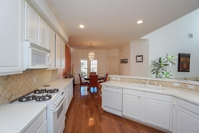 Building Photo - 1131 Enclave Square E