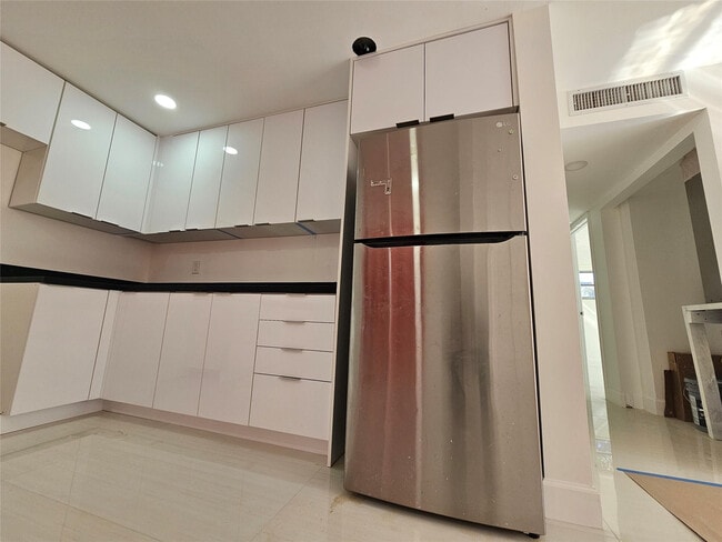 Building Photo - 6201 SW 37th St