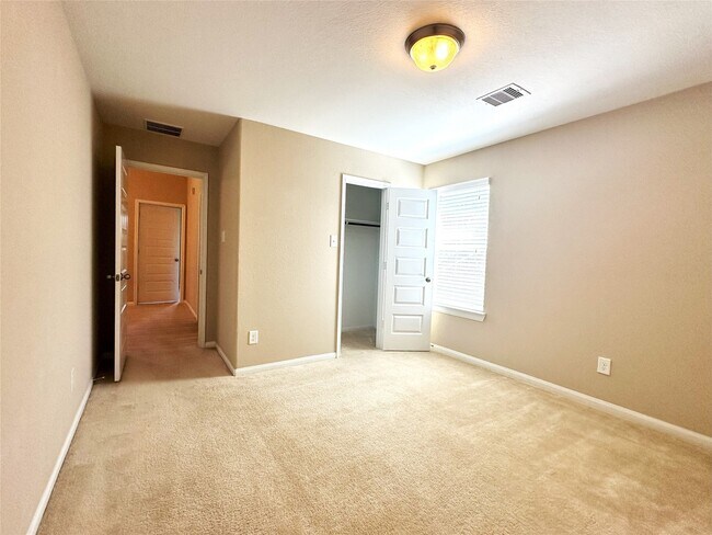 Building Photo - 22523 Birch Ridge Meadow Dr