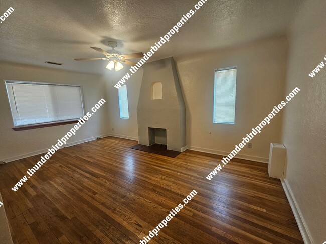 Building Photo - 2114 Oxford Ave SE