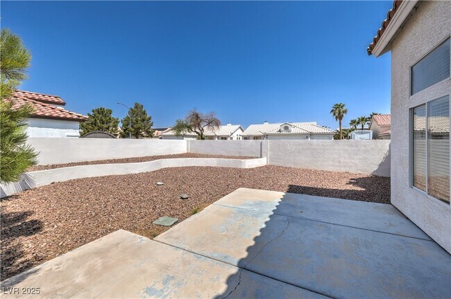 Building Photo - 4765 Calavo St