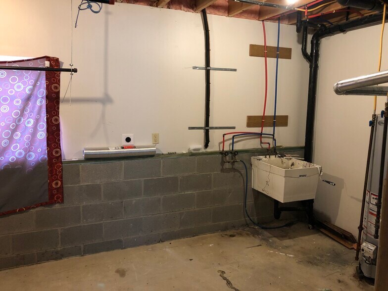 Laundry Room - 1254 Wyley Ave