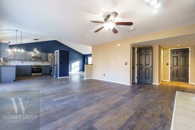 Building Photo - 3750 Oneida Ln