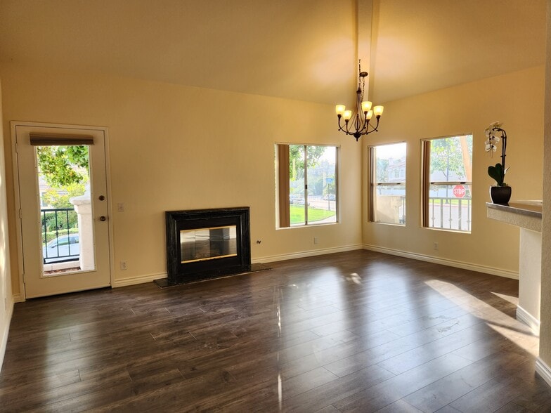 Building Photo - 7285 Calabria Ct