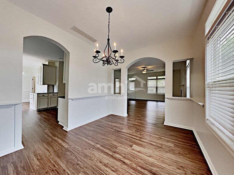 Building Photo - 826 Durham Ct