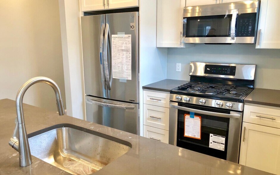 Building Photo - 95 Grant St