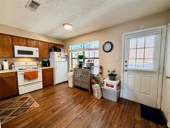 Building Photo - 1251 Dallas Dr