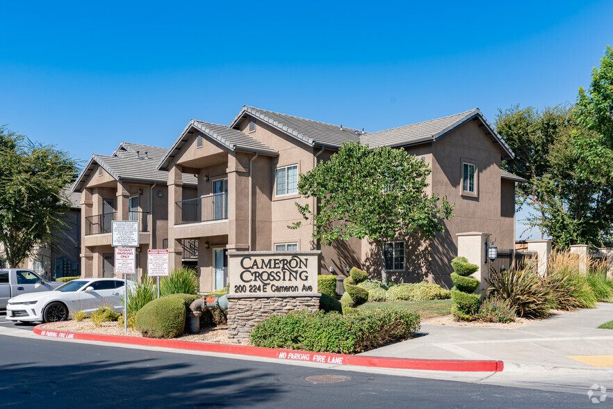 Primary Photo - Cameron Crossing Apartments