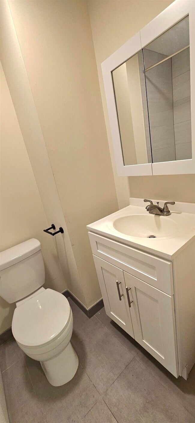 Building Photo - 327 Jackson St