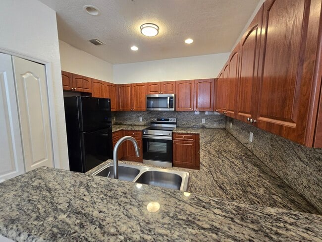 Primary Photo - 1113 Shoma Dr