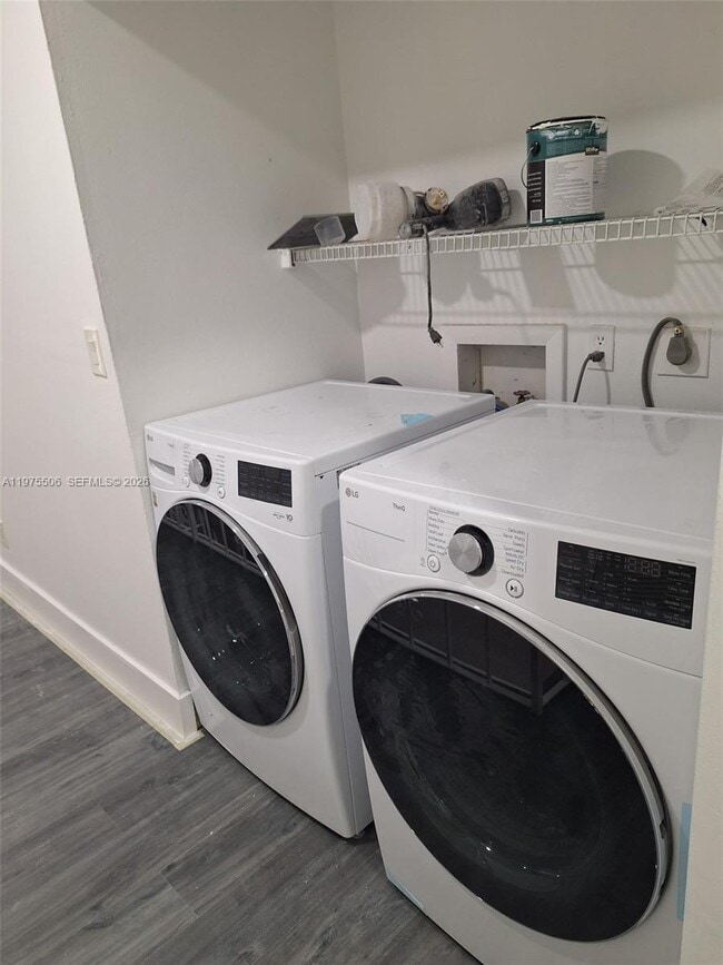 Building Photo - 3512 Estepona Ave