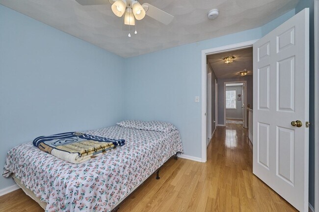 Building Photo - 27 Cranberry Ln