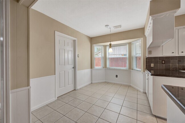 Building Photo - 1710 San Sebastian Ln