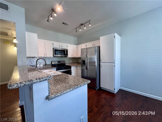Building Photo - 251 S Green Valley Pkwy