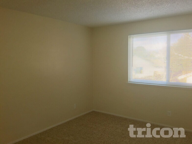 Building Photo - 2572 Wabash Cir