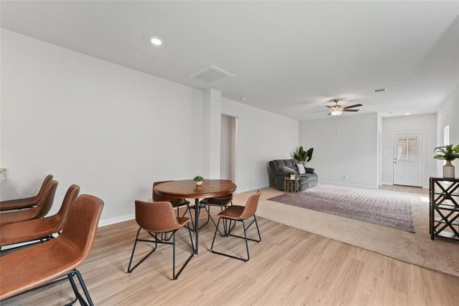 Building Photo - 11411 Bright Sun Dr