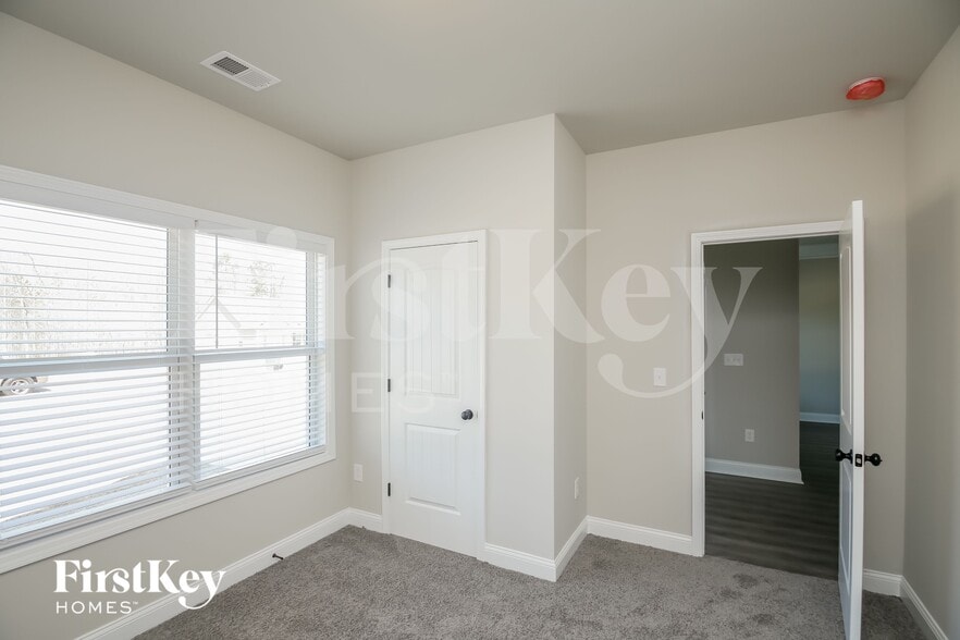 Building Photo - 113 Cranbrooke Ln