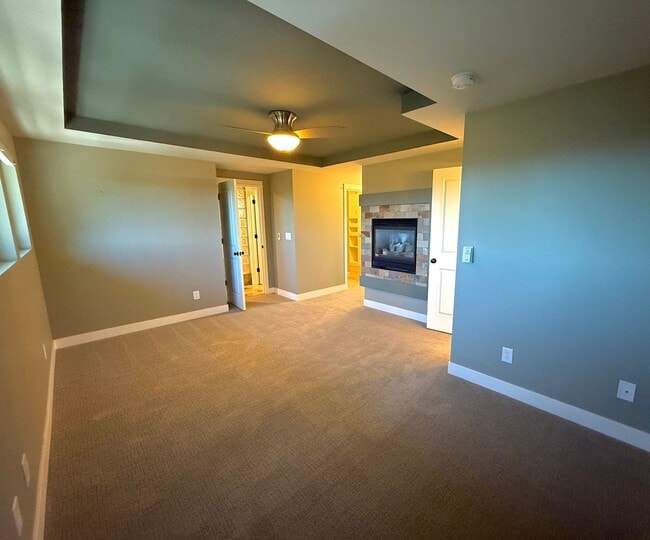 Building Photo - 4 Bedroom Home in Awbrey Butte Neighborhood – Unfurnished, Short Lease