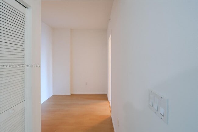 Building Photo - 333 NE 24th St