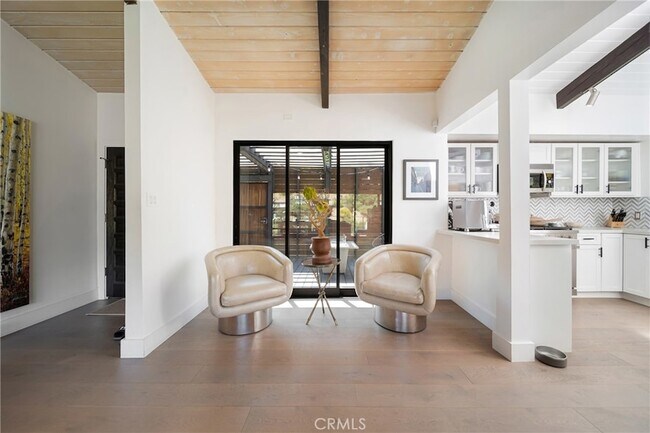 Building Photo - 2522 Zorada Dr