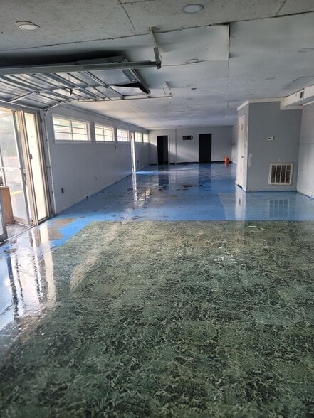 Building Photo - 8700 Colonel Glenn Rd