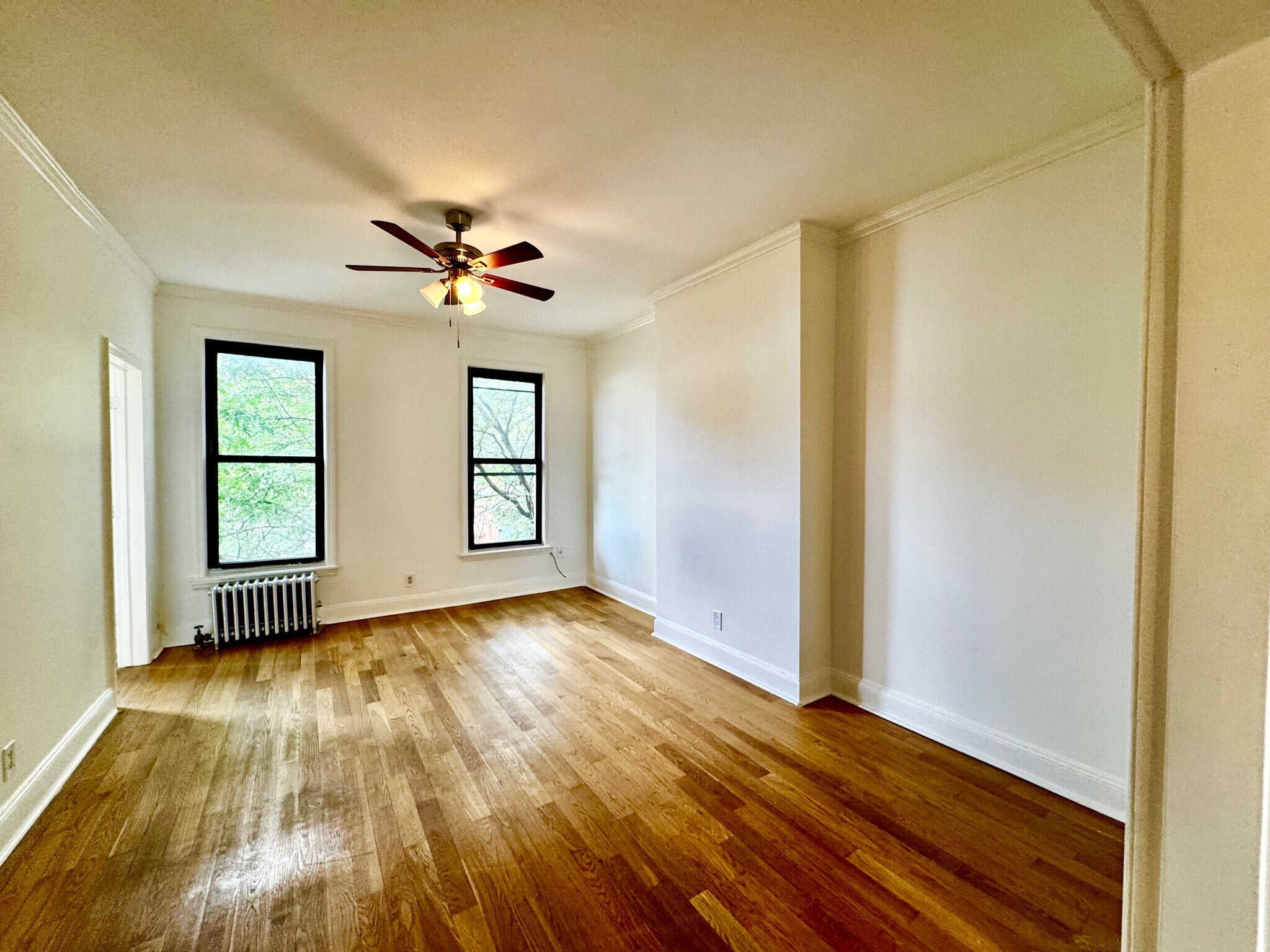 Building Photo - 352 49th St