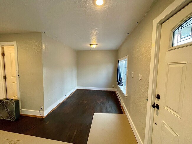 Building Photo - Adorable 2 bed 1 bath home in the heart of Fort Collins