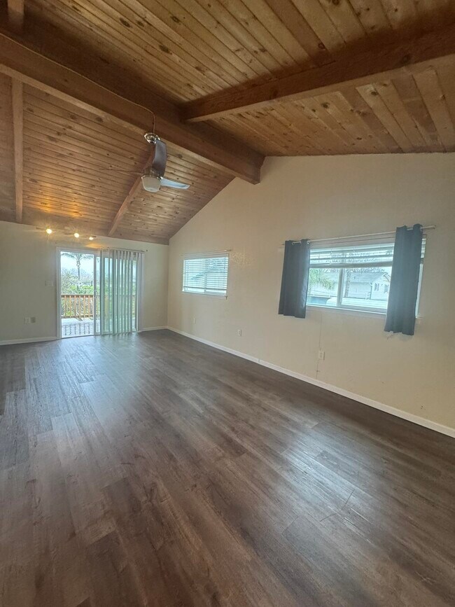 Building Photo - 5116 Sandmound Blvd