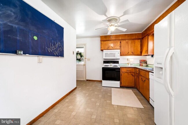 Building Photo - 16811 Ridge Rd