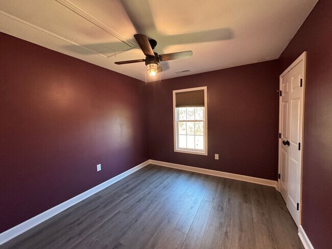 Building Photo - Holly Ridge