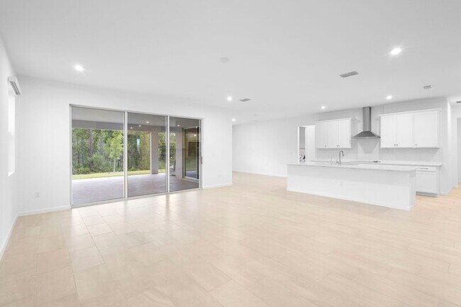 Building Photo - 13053 Pergola Ave