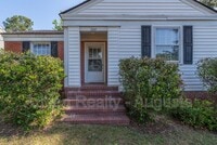 Building Photo - 2207 Montclair St