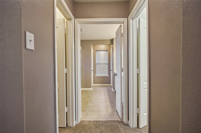 Building Photo - 17250 Lafayette Hollow Ln