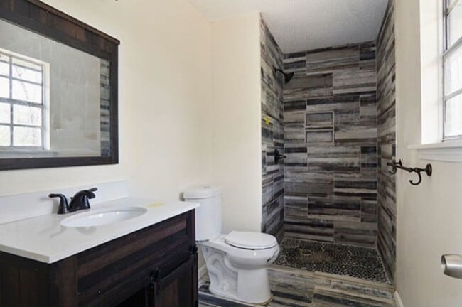 Building Photo - 1748 Sonia Dr