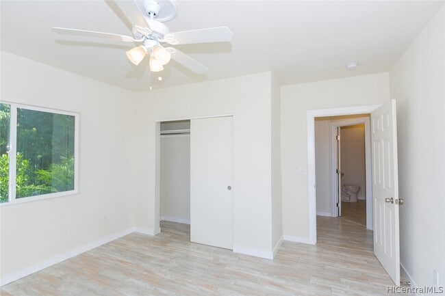 Building Photo - 1915 Kalihi St