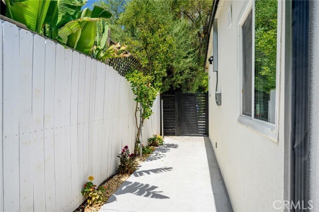 Building Photo - 22432 Burbank Blvd