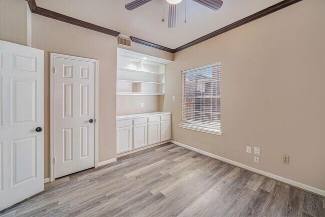 Building Photo - 1123 Misty Lake Dr